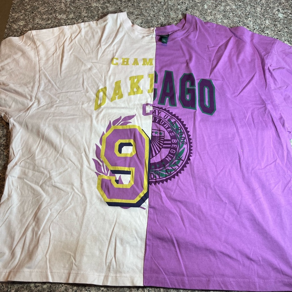 Wild Fable Women's Oakland Chicago Split Oversized T-shirt Size Large